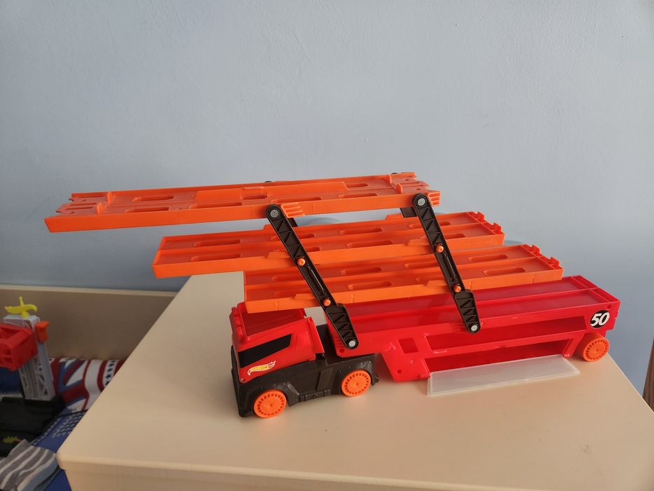 Камиони Hot wheels