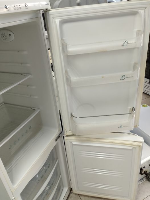 Холодильник samsung в рабочем состоянии