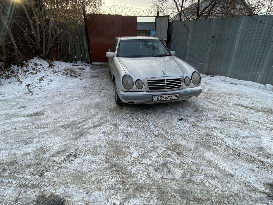 Мерседес Е200 м111