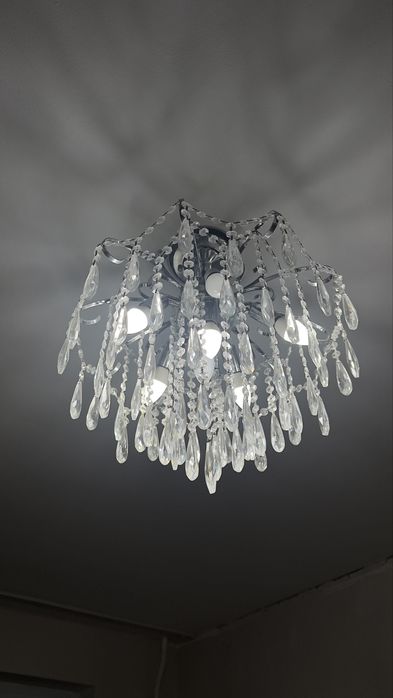 Роскошная хрустальная люстра
