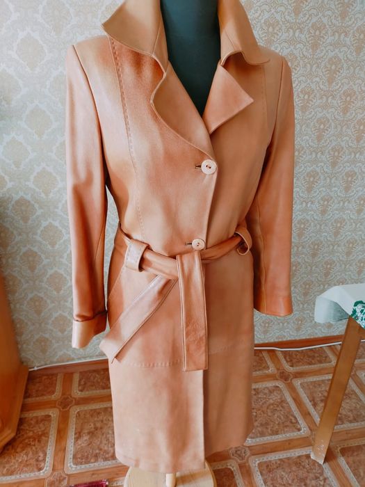 Продается кожаный плащ