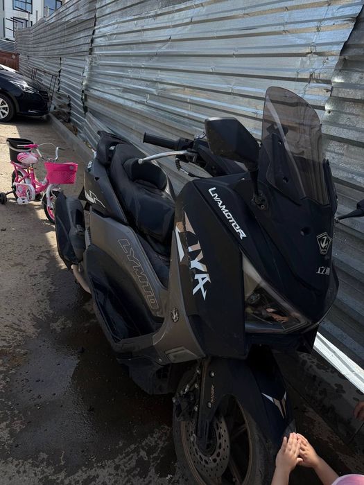 Скутер ZMAX 180кубов