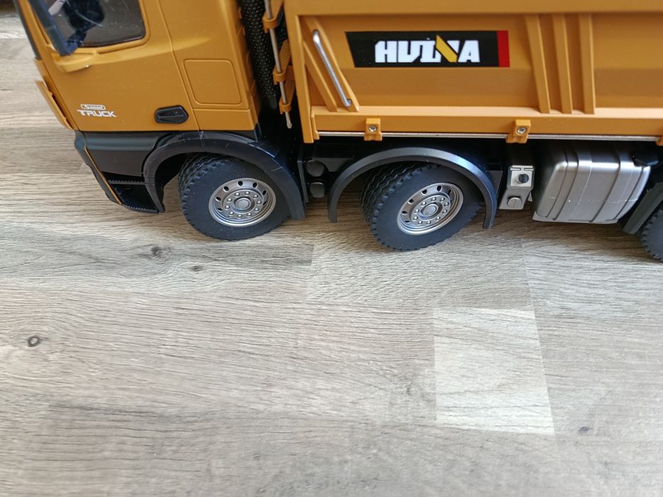 RC Реплика на Самосвал Mercedes-Benz Actros 8x4 – Мащаб 1:14 (Метал и ABS)