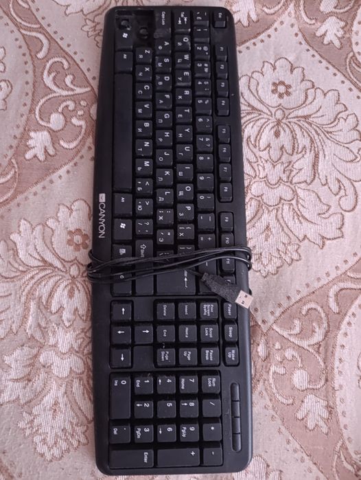 Продам клавиатуру
