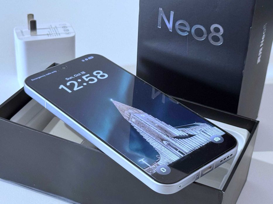 Бартер! НОВ! Realme Neo 8 512/16GB White (Бял) 8000mAh / 100% Батерия.