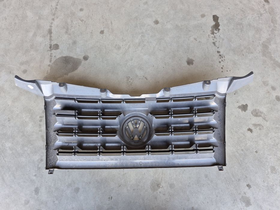 Grila radiator vw crafter 2.5tdi 2006-2011 nonfacelift cod 9068800085