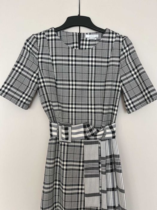 Reserved стилна дамска рокля на каре с колан