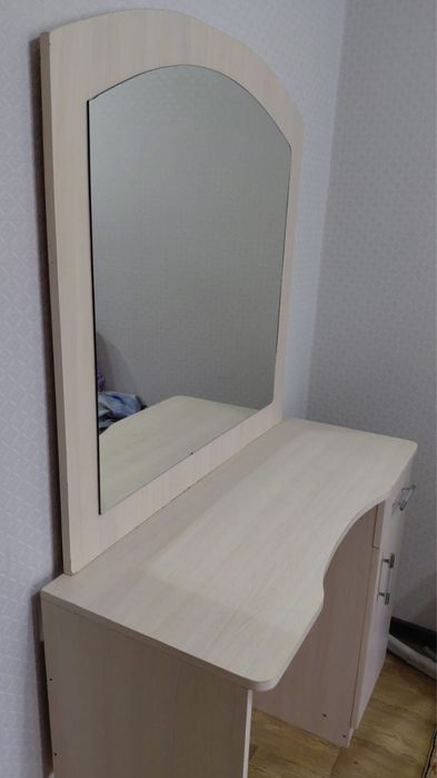 Парикмахерская шкаф зеркало