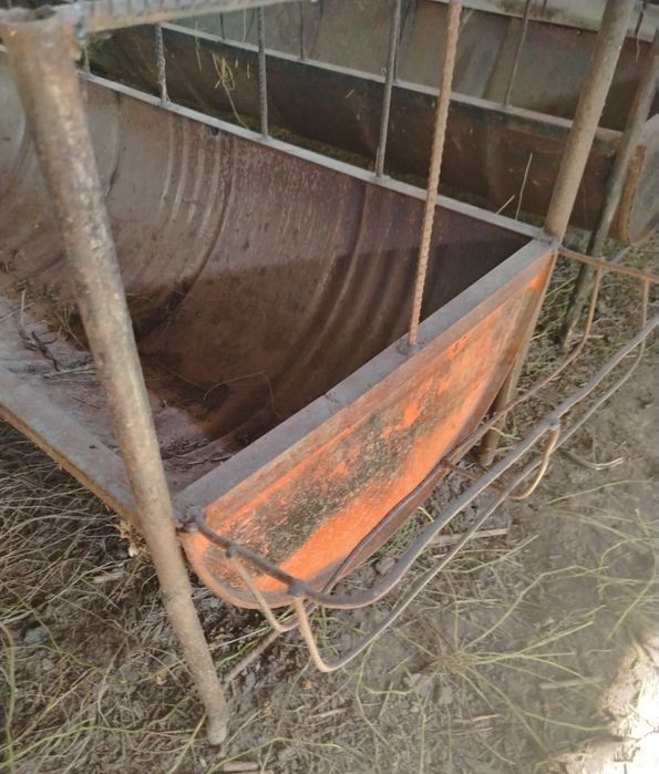 Продам сельхоз кормушки