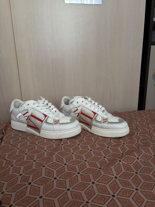 Adidasi Valentino Garavani