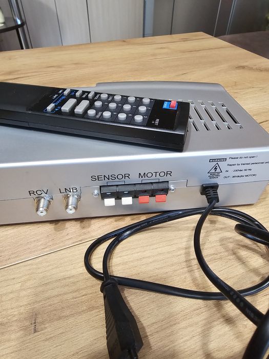 Продавам сателитен позиционер- SKAY SAT V-BOX III