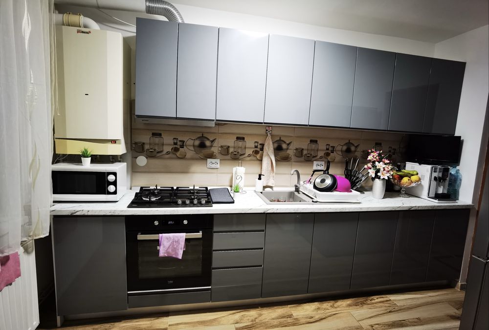 Vând apartament cu 3 camere cartierul Păcii, etajul 1