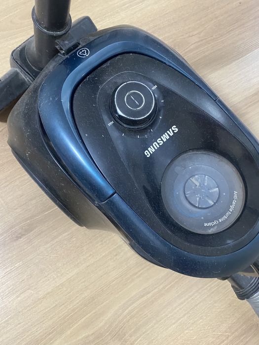 Срочно продам пылесос