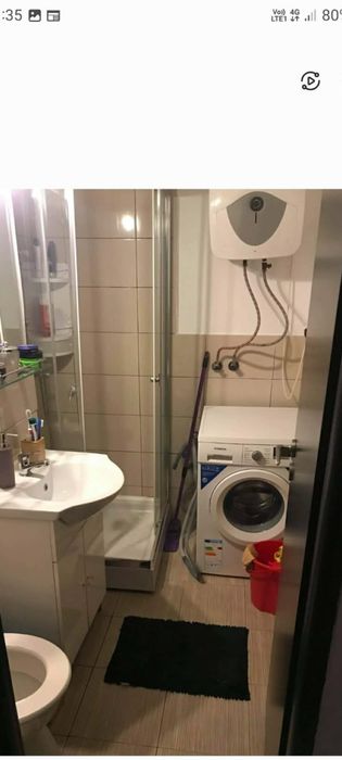 Garsoniera de închiriat  preț 900 ron detalii la nr de telefon 0740041441