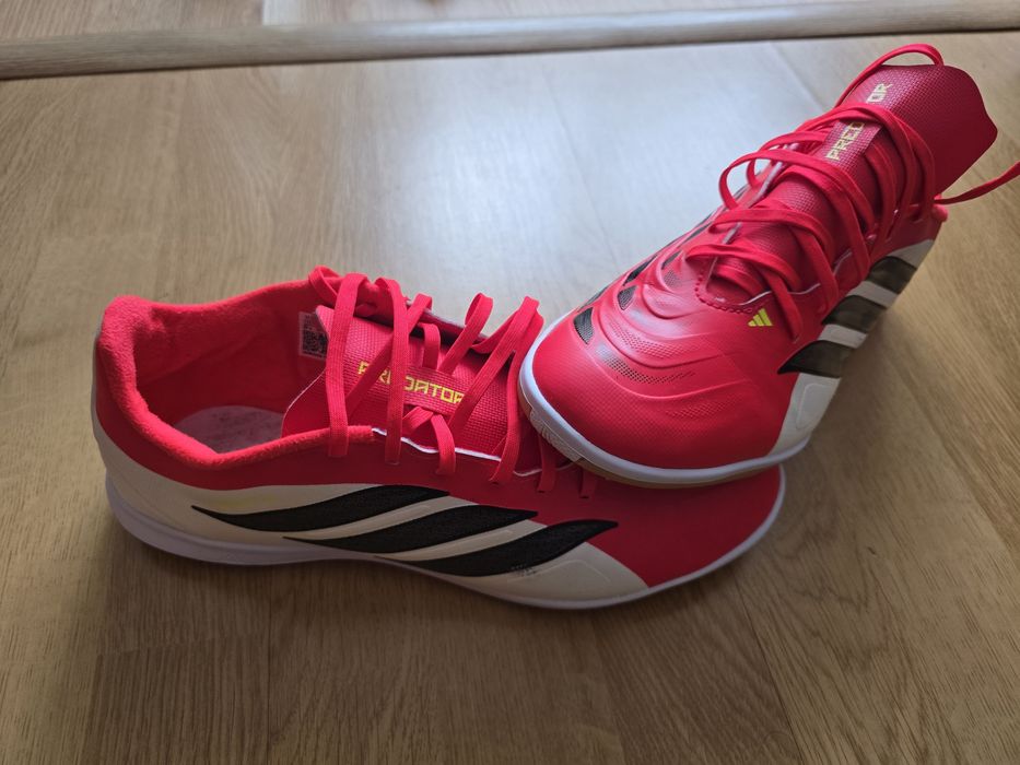 Vand adidasi pentru bărbați de sala