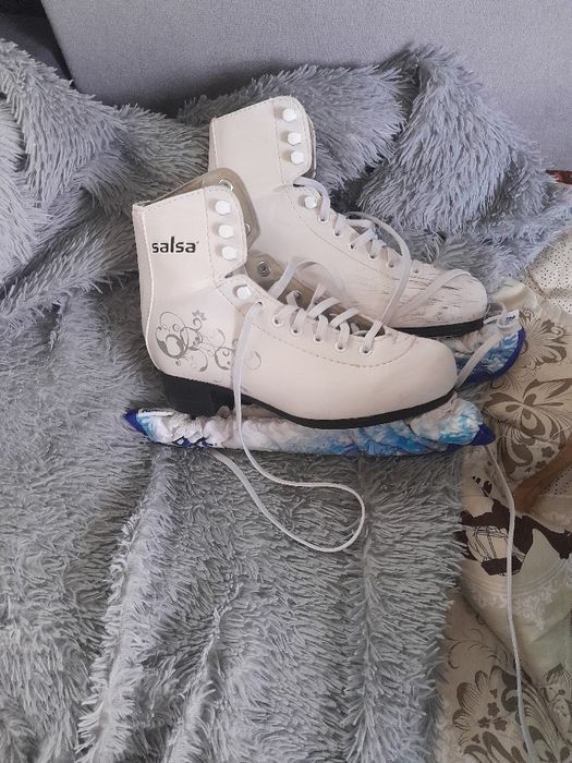 Коньки 34 размер с чехлами и сумкой