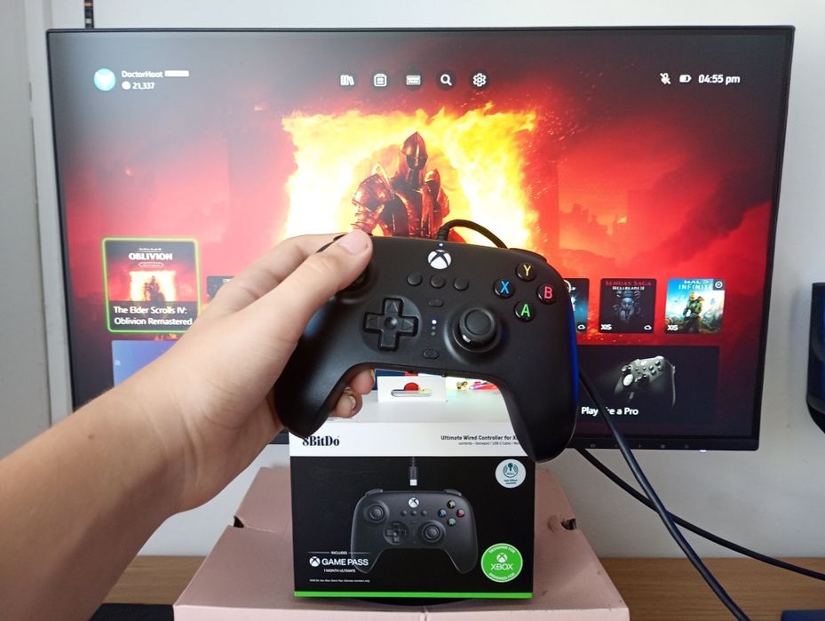 8BitDo Controller Ultimate Wired for Xbox Hall Effect