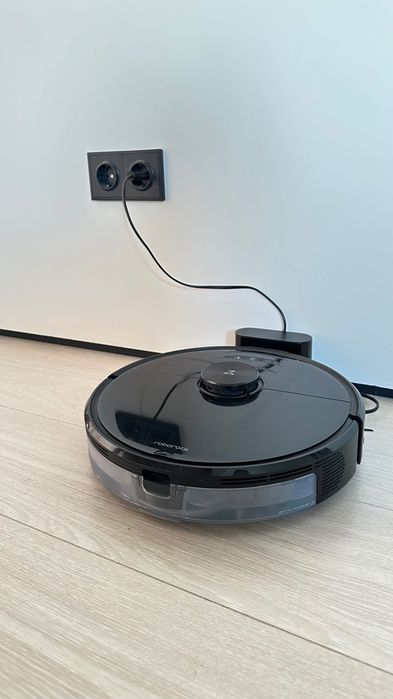 Робот пылесос roborock