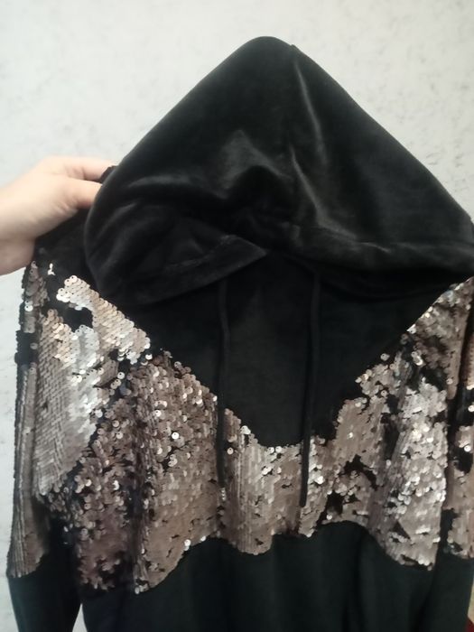 Продам велюровый костюм.