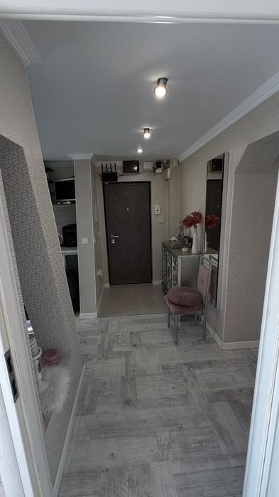 Vand apartament  3 camere decomandat utilat si mobilat