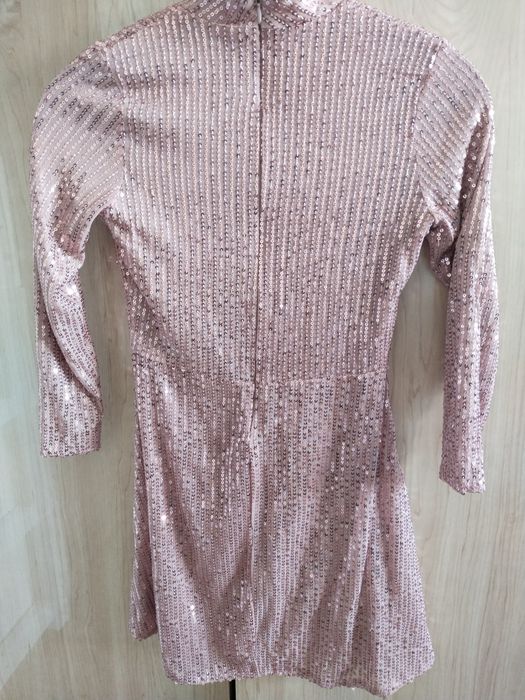 Срочно продам нарядные платья для девочек