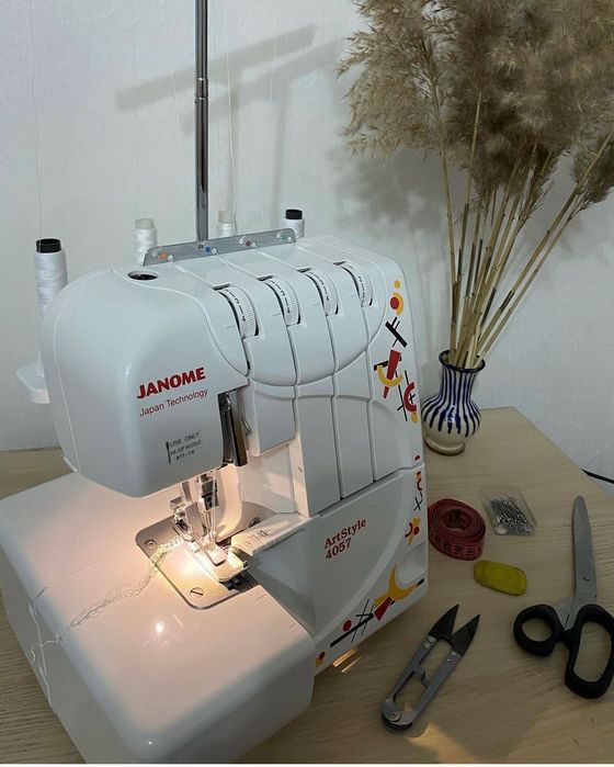 Оверлок Janone Artstyle4057