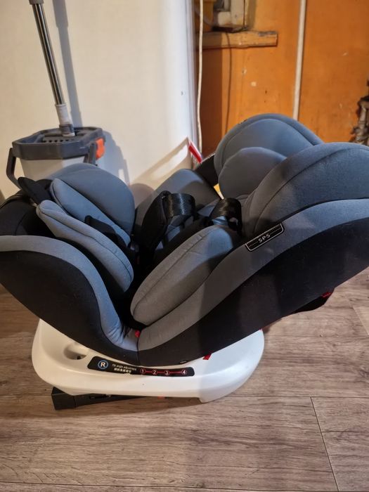 Новое автокресло