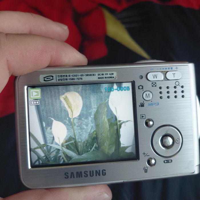 Продам фотоаппарат самсунг с мп 3 плеером фирменный