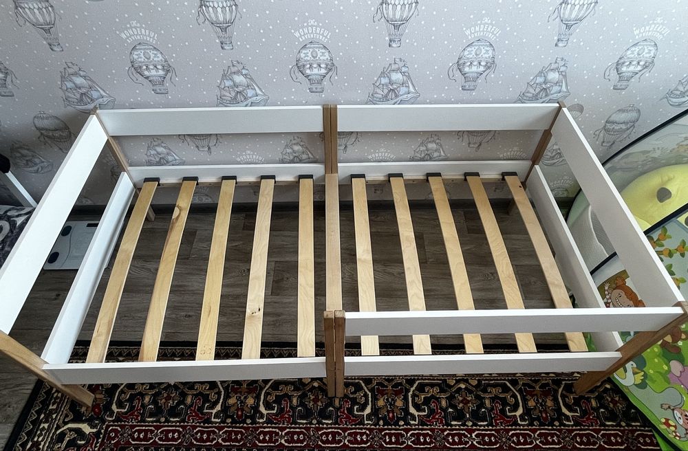 Детская кровать (почти новая)