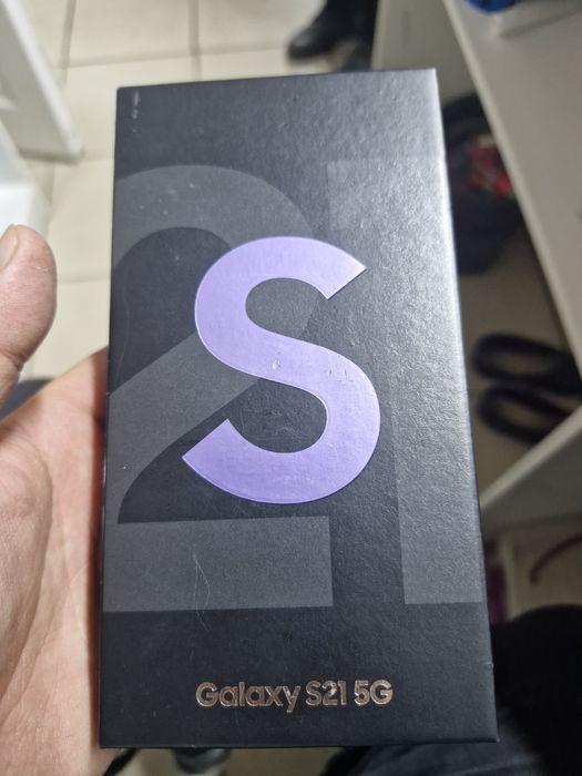 Самсунг s21 в хорошем состоянии