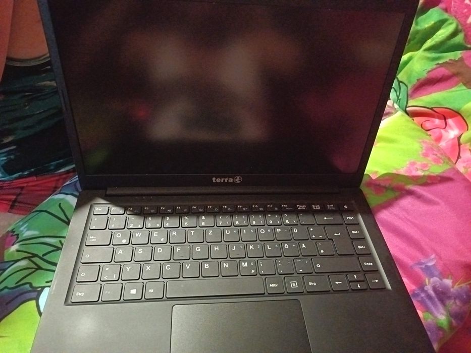 Tableta Samsung tab4 este funcțională  tableta tabE Samsung are mufa stricată tableta tabE și leptop tera hard ssd M2  leptopul nu are încărcător