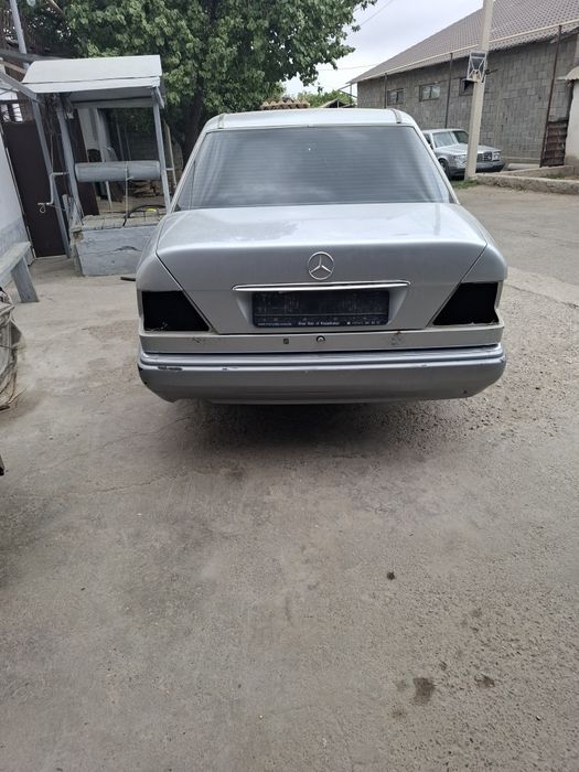 Мерседес на запчасти ешка.