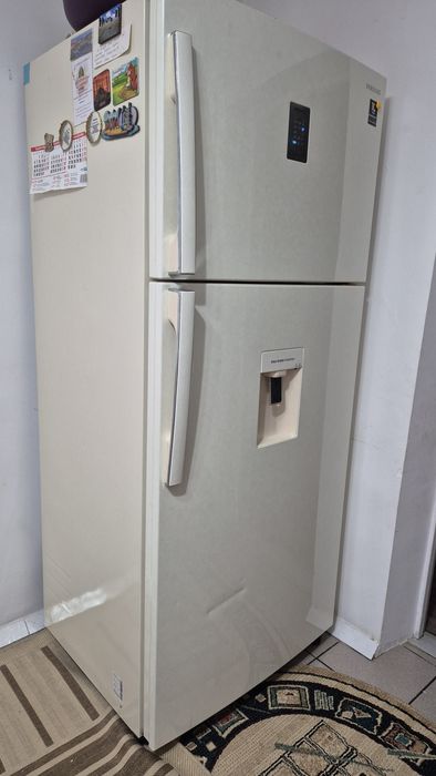 Холодильник Samsung