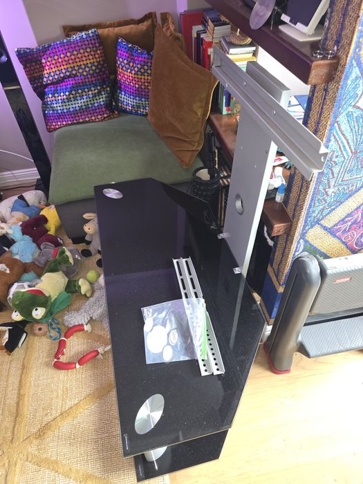 Vand Stand TV cu sticla securizata, ca nou