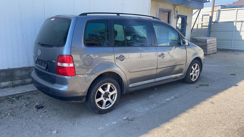 Inchirieri auto cu/fără șofer,  non stop, 5 ,  7  sau 8+1 locuri