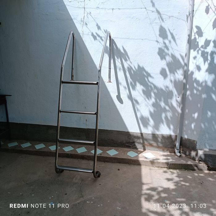 Лестница для бассейна