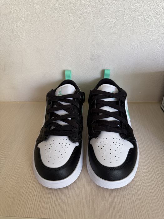 Продам кроссовки детские nike jordan