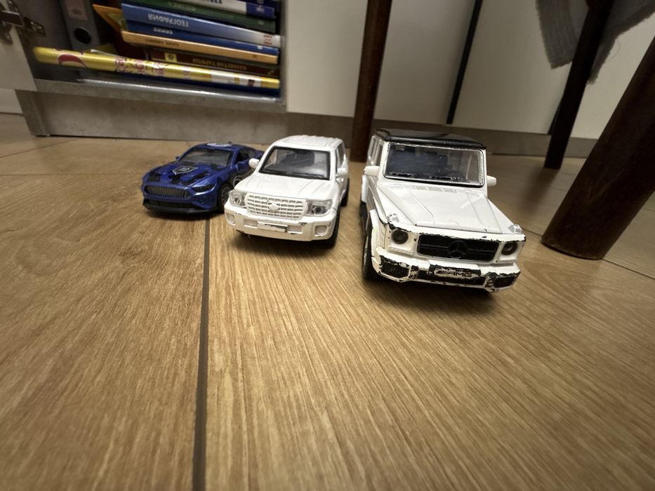 Машинки металлические