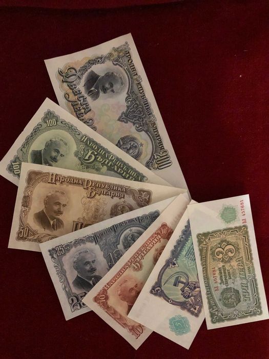 Непрегъвани банкноти лева НРБългария 1951 г UNC