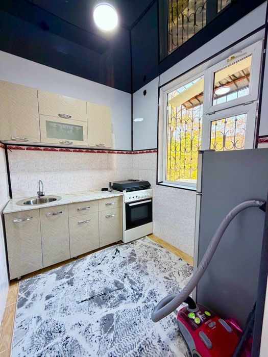 Чиланзар 13 2/2/4 комната зеркални балкон 1.5/3