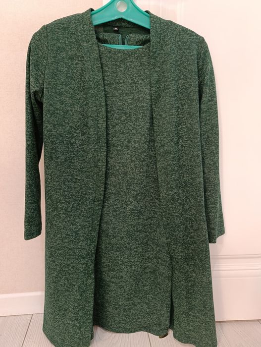 Платье с накидкой