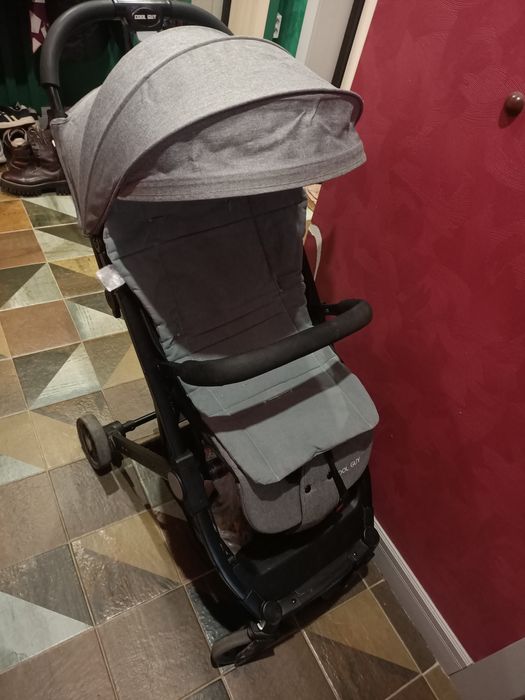 Коляска детская с подушкой