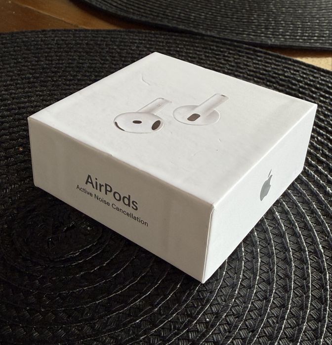 Apple AirPods 4 cu Active Noise Cancellation