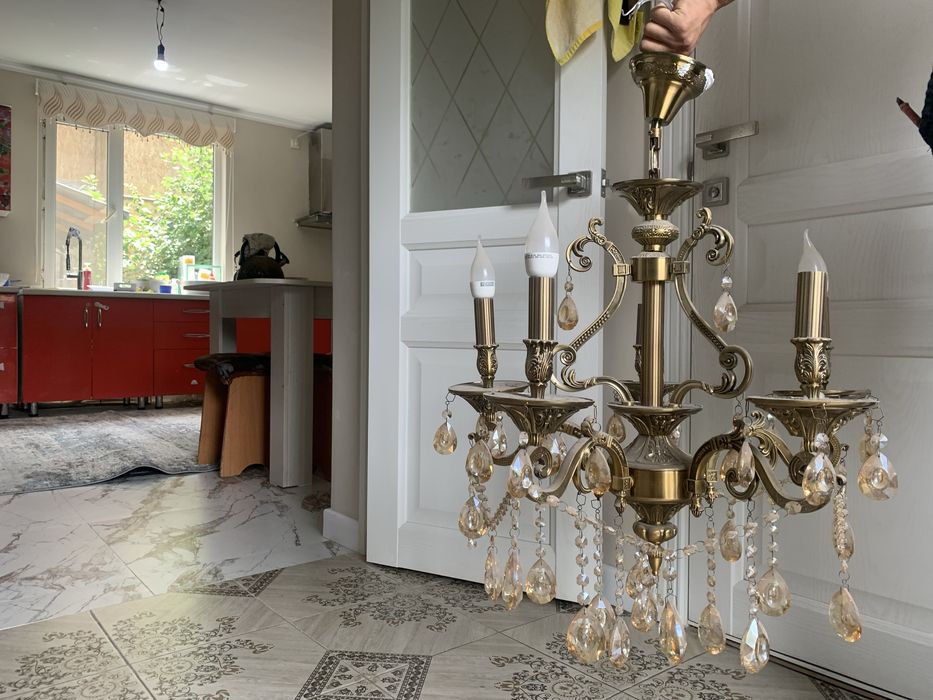 Две люстры в отличном состоянии