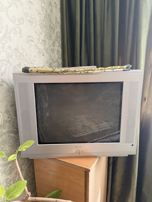 Телевизор старый