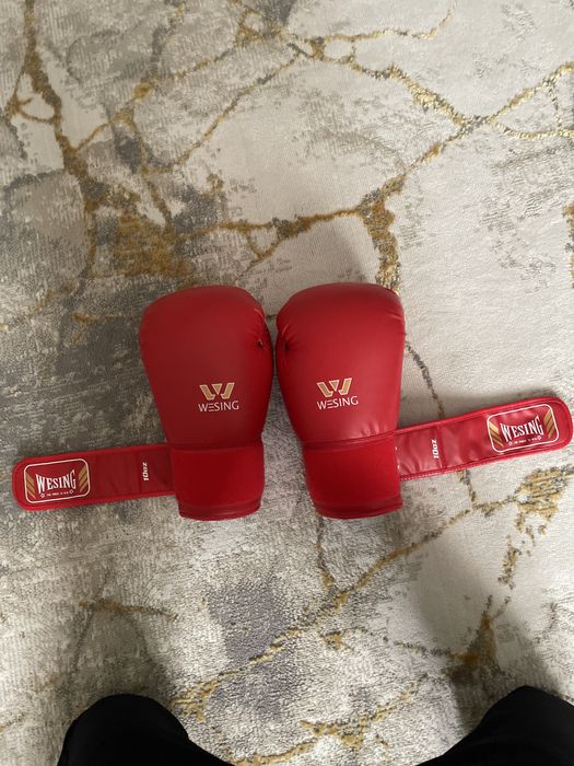 Боксерские перчатки