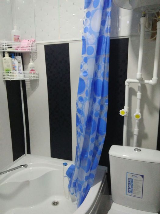 Дом 1-й этаж  1-микрорайон каган 2- комнатная