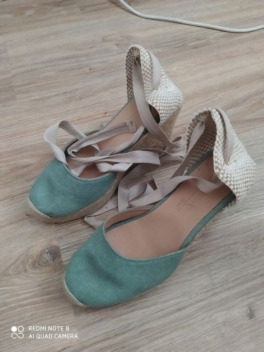 Босоножки (почти новые)