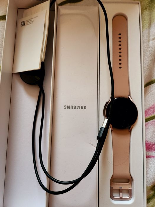 Часы самсунг Samsung Galaxy Watch 4