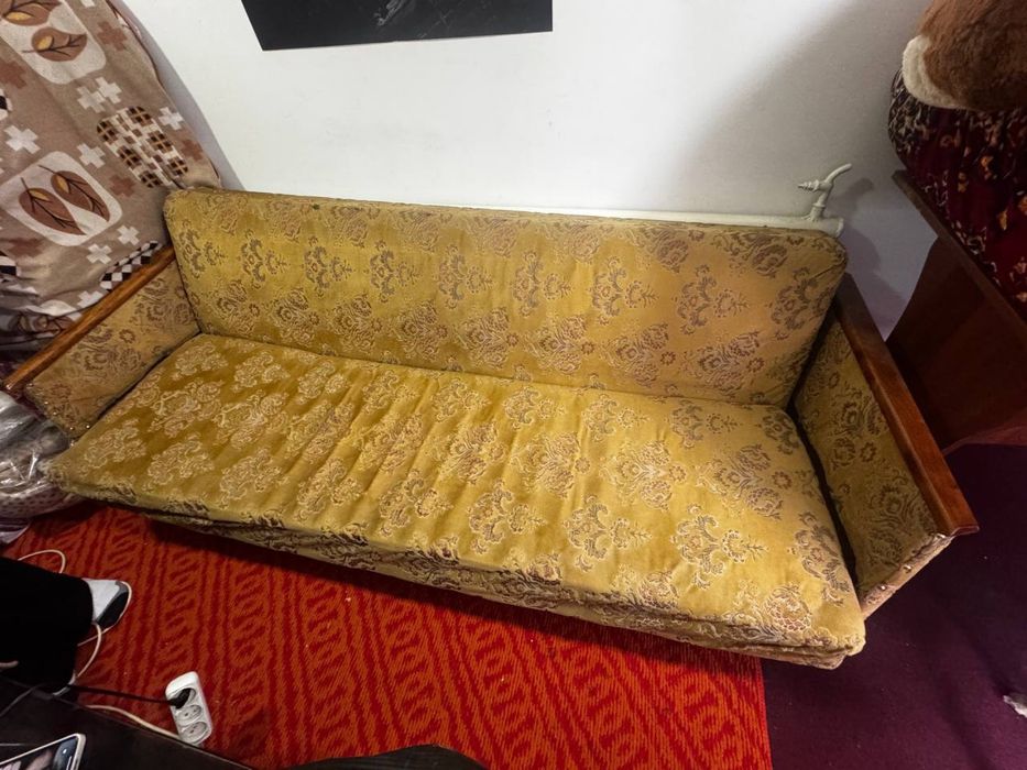Диван б/у 200.000